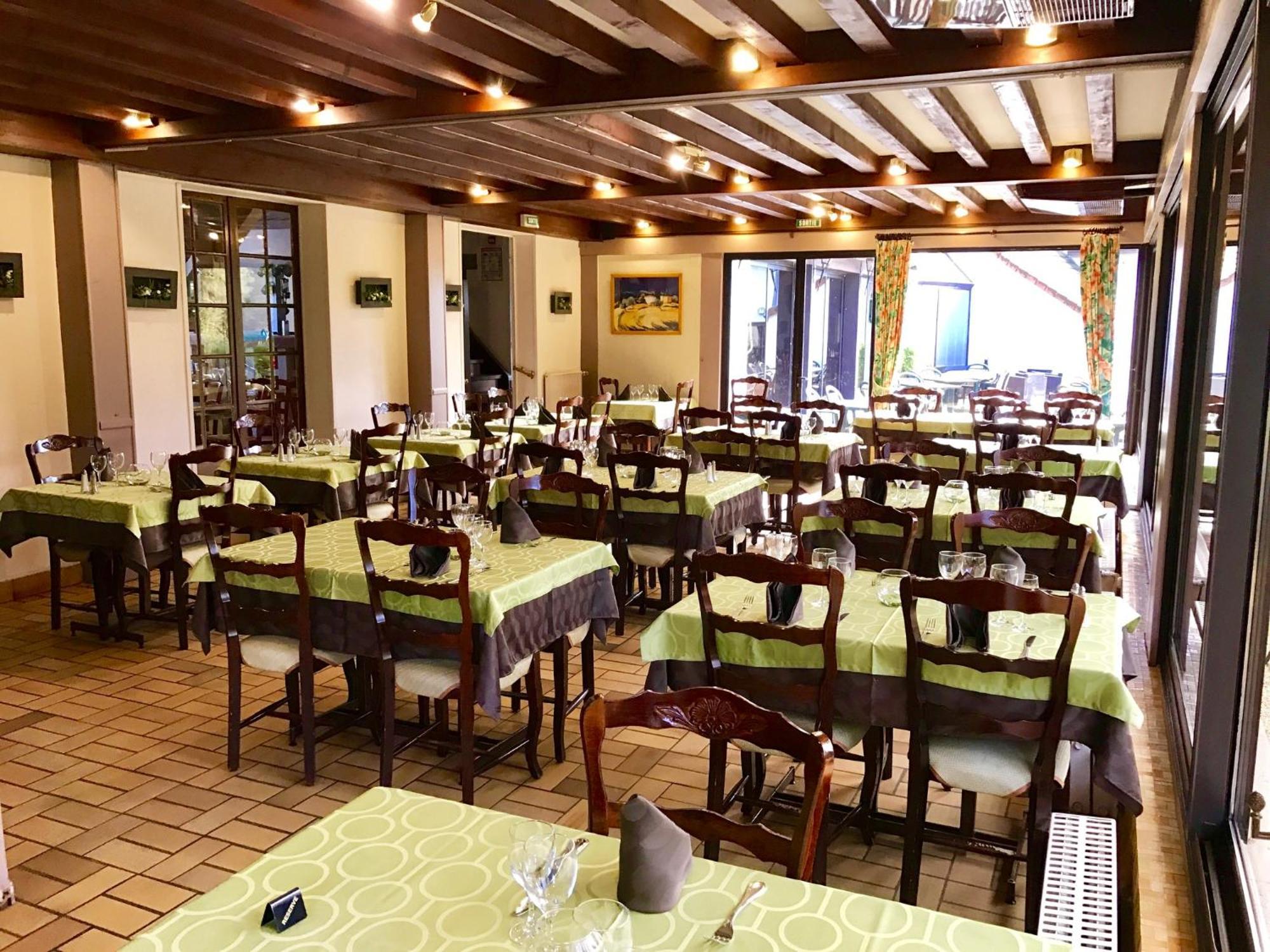 Hotel Restaurant Le Relais De Pouilly Eksteriør billede
